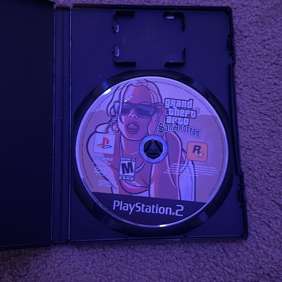 Grand Theft Auto: San Andreas for PlayStation 2 - Picture 2 of 4
